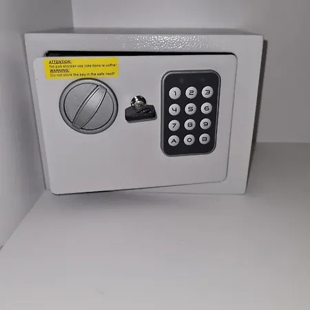 By The Way 아파트 *