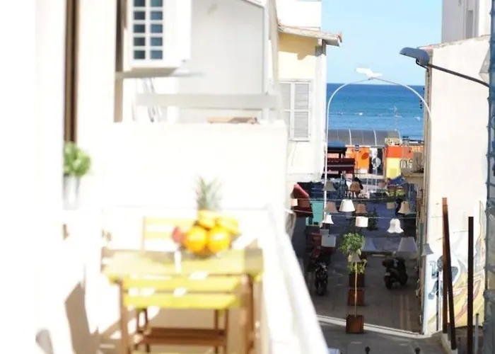 アパート By The Way